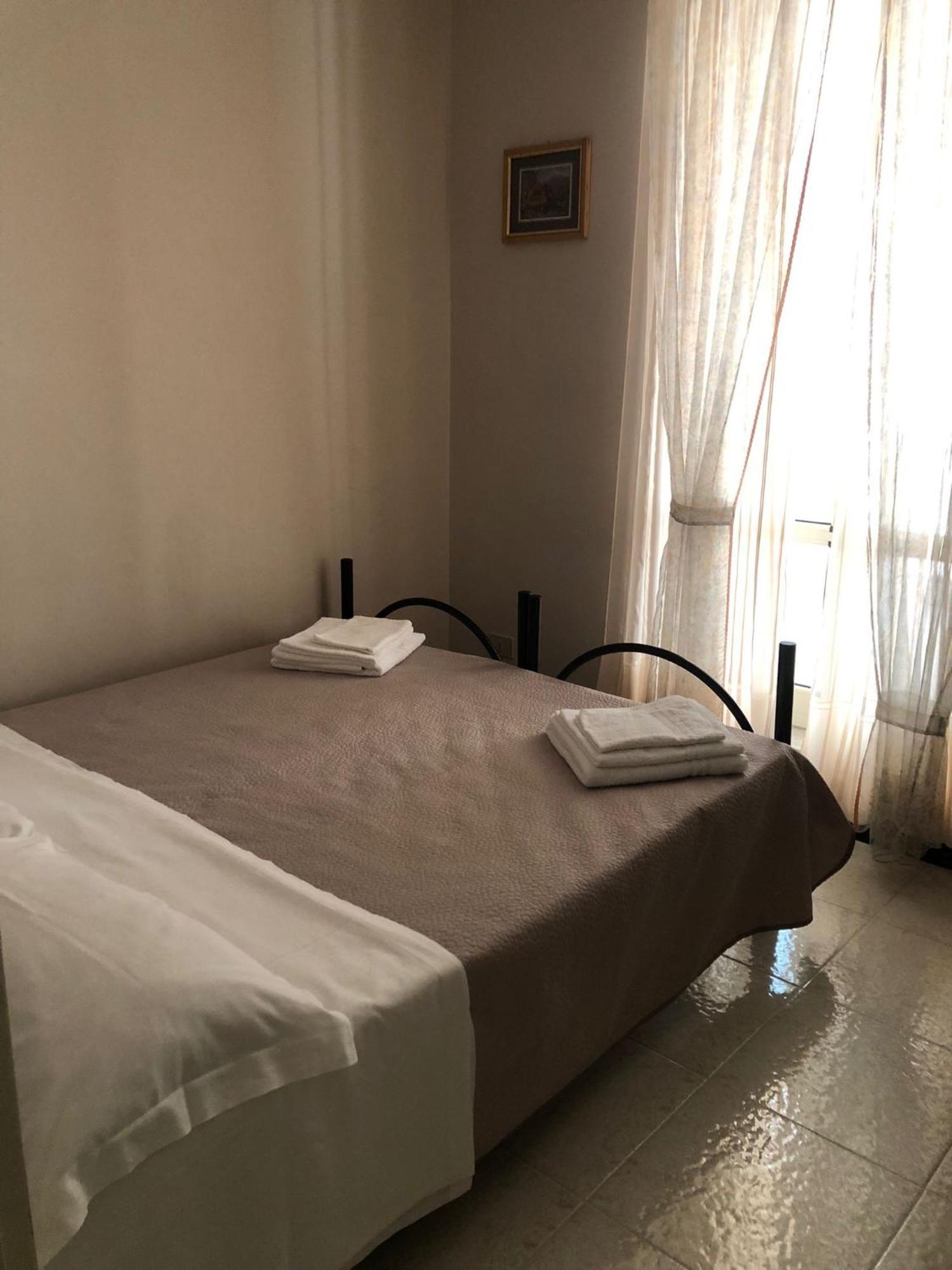 Appartamento "Rina Centro Sicilia" Pietraperzia Luaran gambar