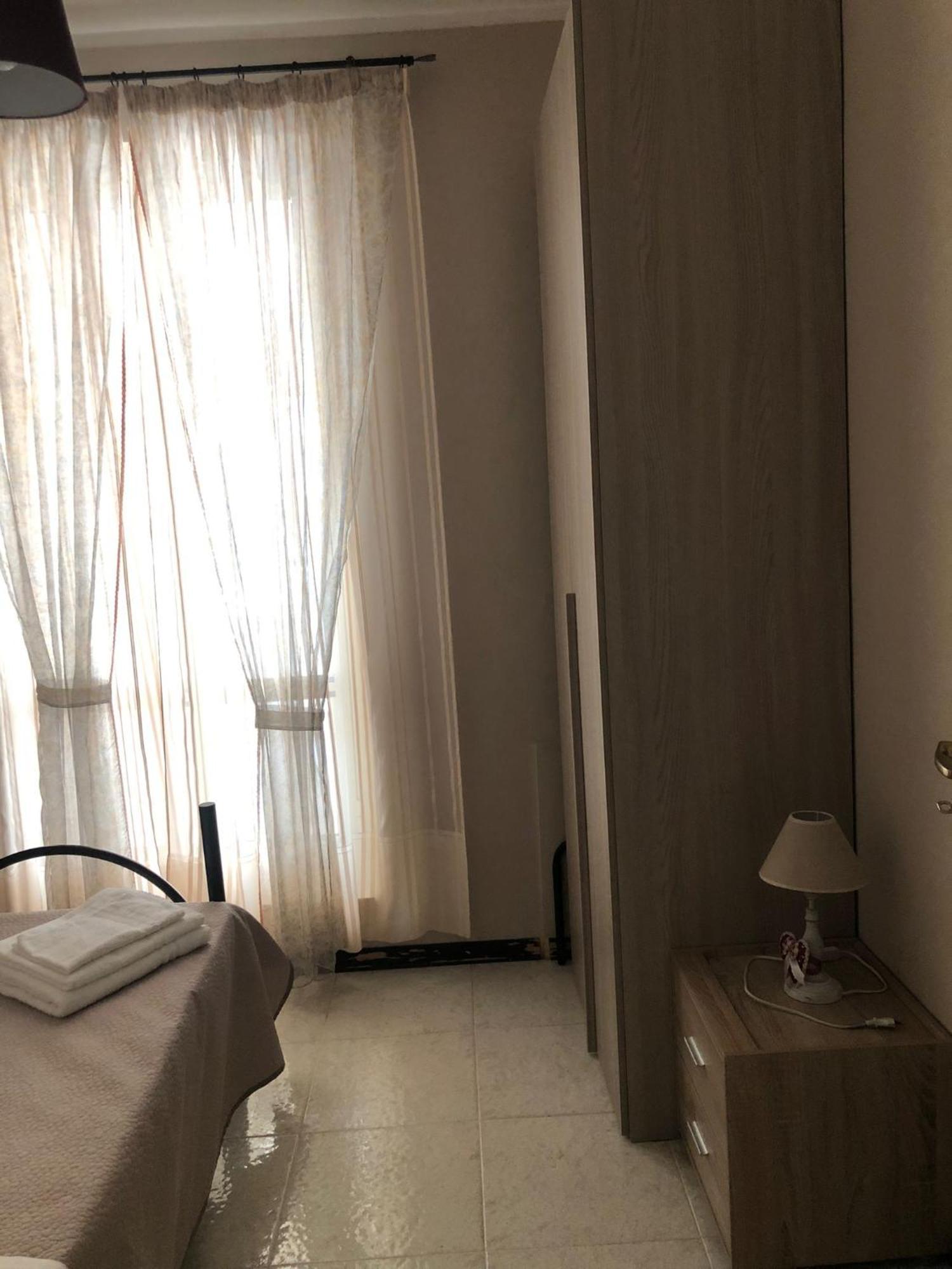 Appartamento "Rina Centro Sicilia" Pietraperzia Luaran gambar